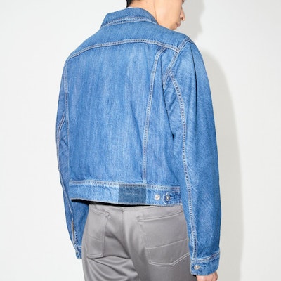 OUR LEGACY Jaket Denim Biru dengan Kerah Single Breasted dan Saku Flap Miring M4235RWB Purchase OUR LEGACY Jaket Denim Biru dengan Kerah Single Breasted dan Saku Flap Miring M4235RWB