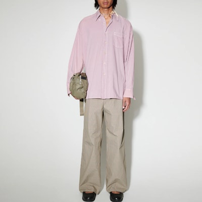 OUR LEGACY Kemeja Lengan Panjang Loose Fit Hem Melengkung Abu-Abu Ungu M2242BDL Lookbook OUR LEGACY Kemeja Lengan Panjang Loose Fit Hem Melengkung Abu-Abu Ungu M2242BDL