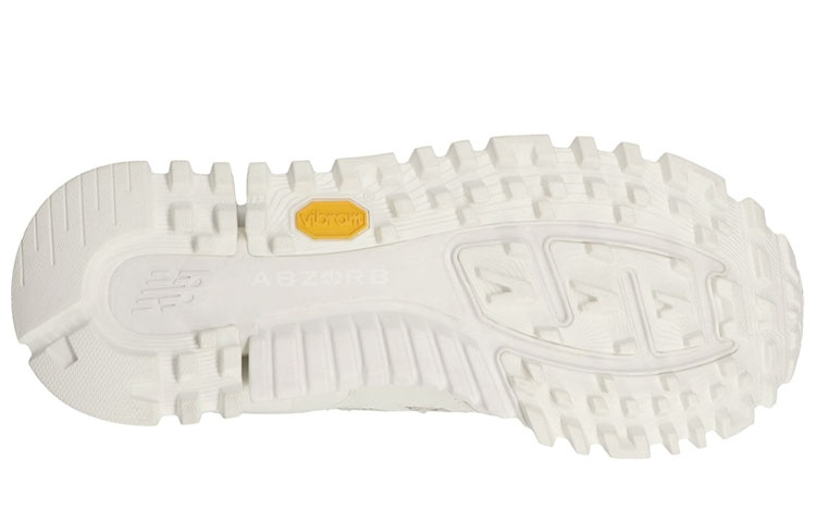 Shop 大衣 x 新百倫 NB 1300 低幫 跑步鞋 男女同款 白色