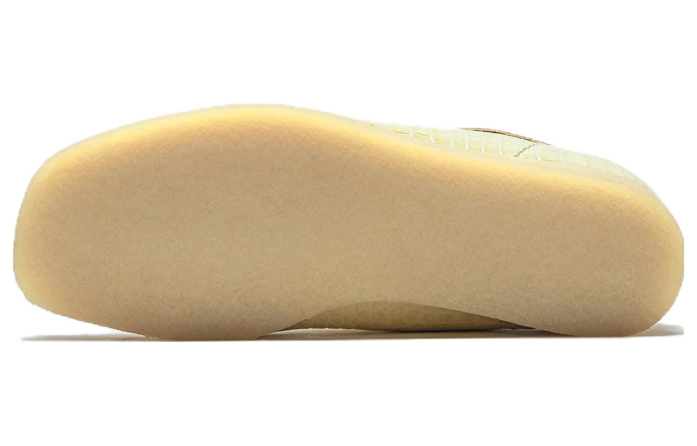 Shop Packer Shoes x Clarks Wallabee '棕鱷魚皮' 261-68848