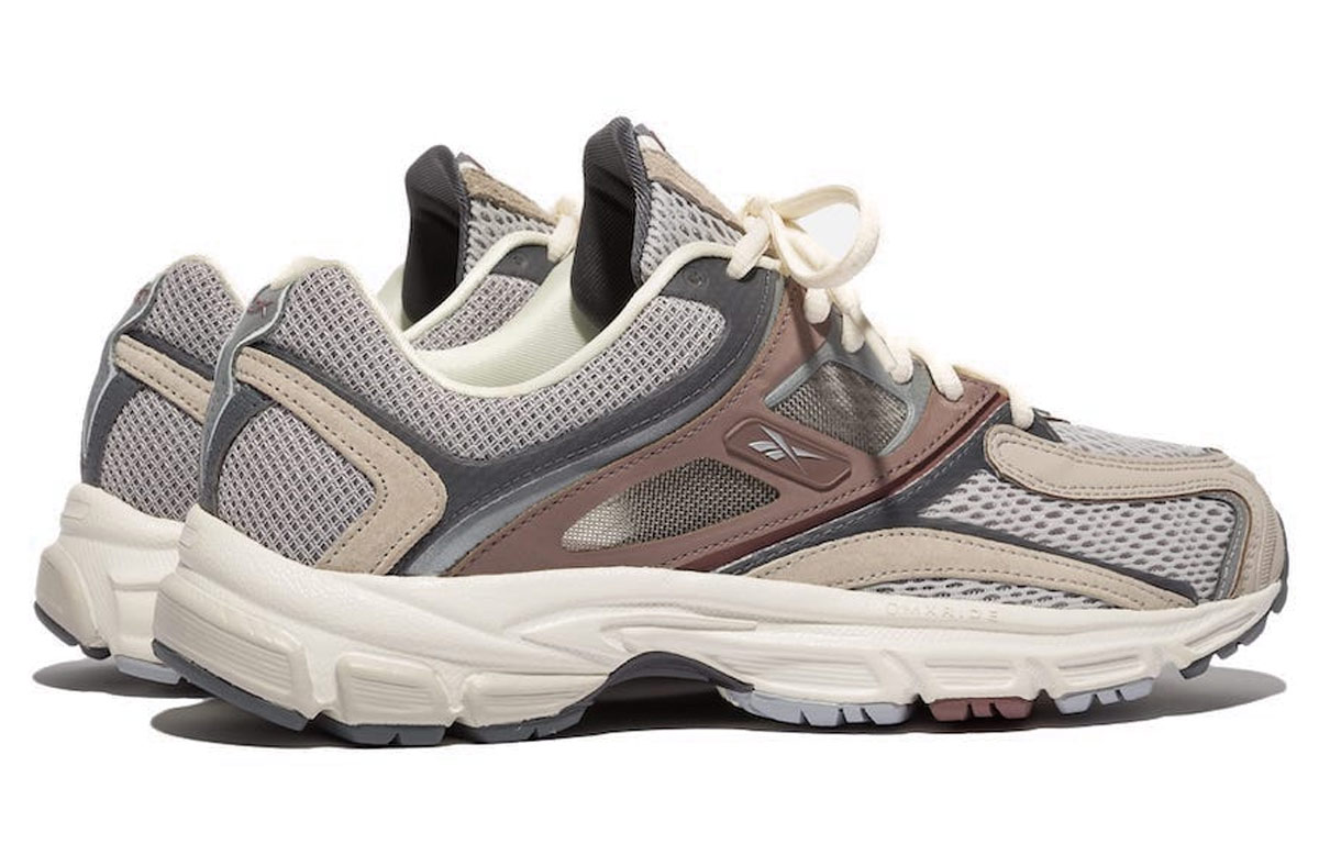 Lookbook Packer x Reebok トリニティプレミア “クリーム” FY3409