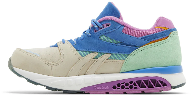 Packer x Reebok Ventilator Supreme ''Vier Jahreszeiten'' AR3485 Lookbook Packer x Reebok Ventilator Supreme ''Vier Jahreszeiten'' AR3485