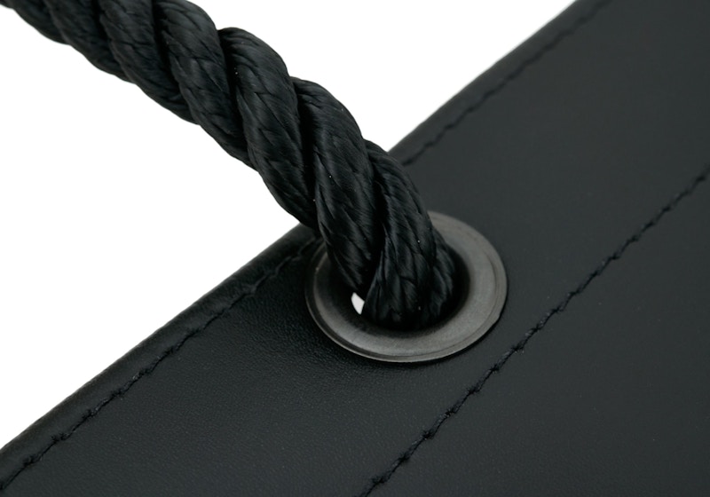 Lookbook Bolsa Palace Carrier Negra