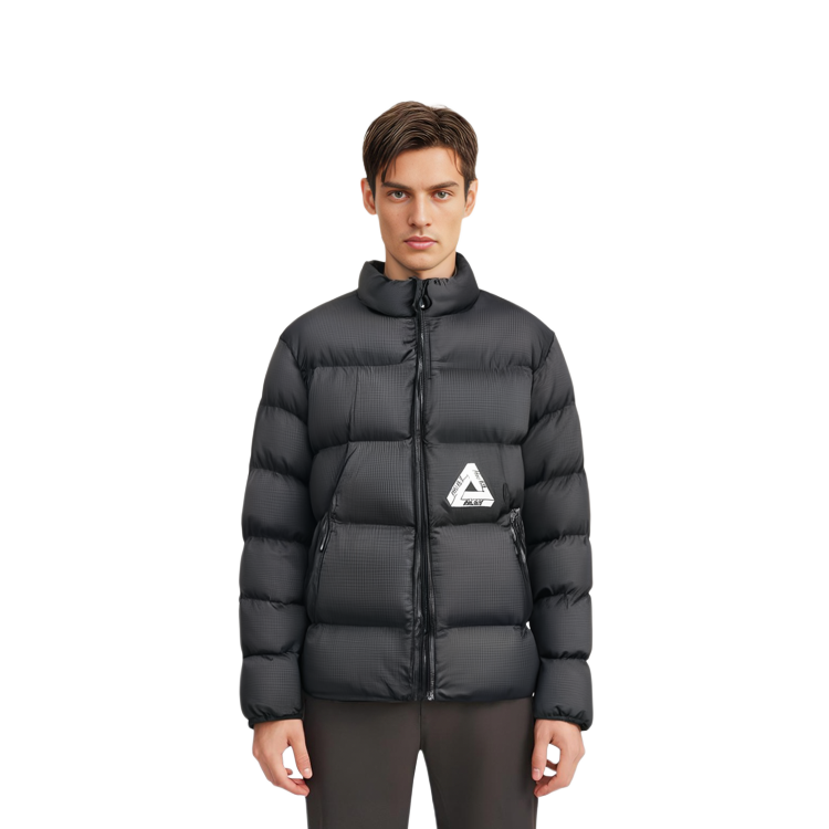 Sizing 팔라스 FW23 블랙 로고 패딩 재킷, 하이 칼라 지퍼업 스타일. P25JK114