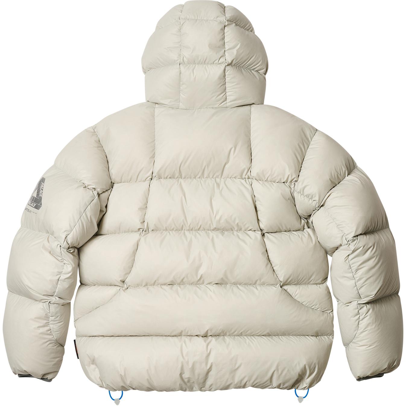 Lookbook Jaket Balaclava Puffer PALACE FW24 Kelabu Unisex dengan Cetakan Logo. P27JK053