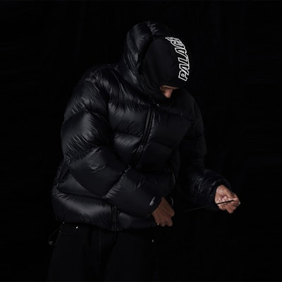 PALACE FW24 Jaket Puffer Pertex Balaclava Hitam Unisex dengan Cetakan Logo P27JK052 Sizing PALACE FW24 Jaket Puffer Pertex Balaclava Hitam Unisex dengan Cetakan Logo P27JK052