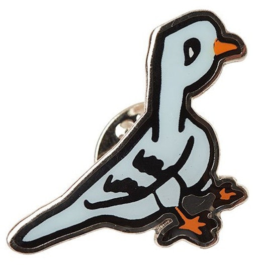palace-pigeon-hole-pin-badge-grey