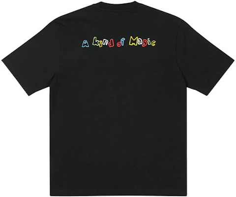 PALACE SS21 Kinda Magic Queen Band Grafik T-Shirt Hitam Uniseks. P20TS227 Lookbook PALACE SS21 Kinda Magic Queen Band Grafik T-Shirt Hitam Uniseks. P20TS227