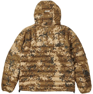 Palace SS22 半拉链迷彩连帽保暖羽绒夹克. P22JK055 Lookbook Palace SS22 半拉链迷彩连帽保暖羽绒夹克. P22JK055