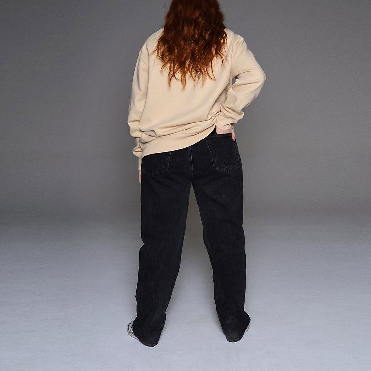 Shop PALACE SS22 ロゴプリント クルーネック 長袖スウェット ベージュ ユニセックス 21663140-100