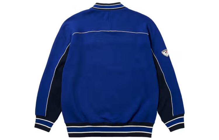 Lookbook 팔라스 SS23 로고 자수 루즈핏 네이비 맨투맨 스웨트셔츠 유니섹스. P24CS084