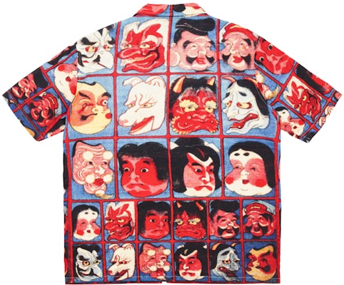 팔라스 SS24 D-Man 마스크 프린트 레드 반팔 셔츠 유니섹스. P26SHT031 Lookbook 팔라스 SS24 D-Man 마스크 프린트 레드 반팔 셔츠 유니섹스. P26SHT031