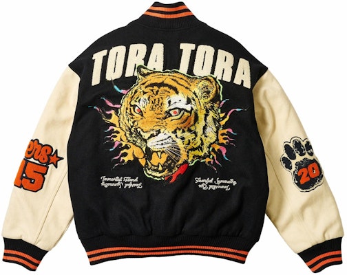 PALACE SS25 드롭6 토라 토라 바시티 재킷 네이비 블루 유니섹스 타이거 패치 디자인. P28JK027 Lookbook PALACE SS25 드롭6 토라 토라 바시티 재킷 네이비 블루 유니섹스 타이거 패치 디자인. P28JK027