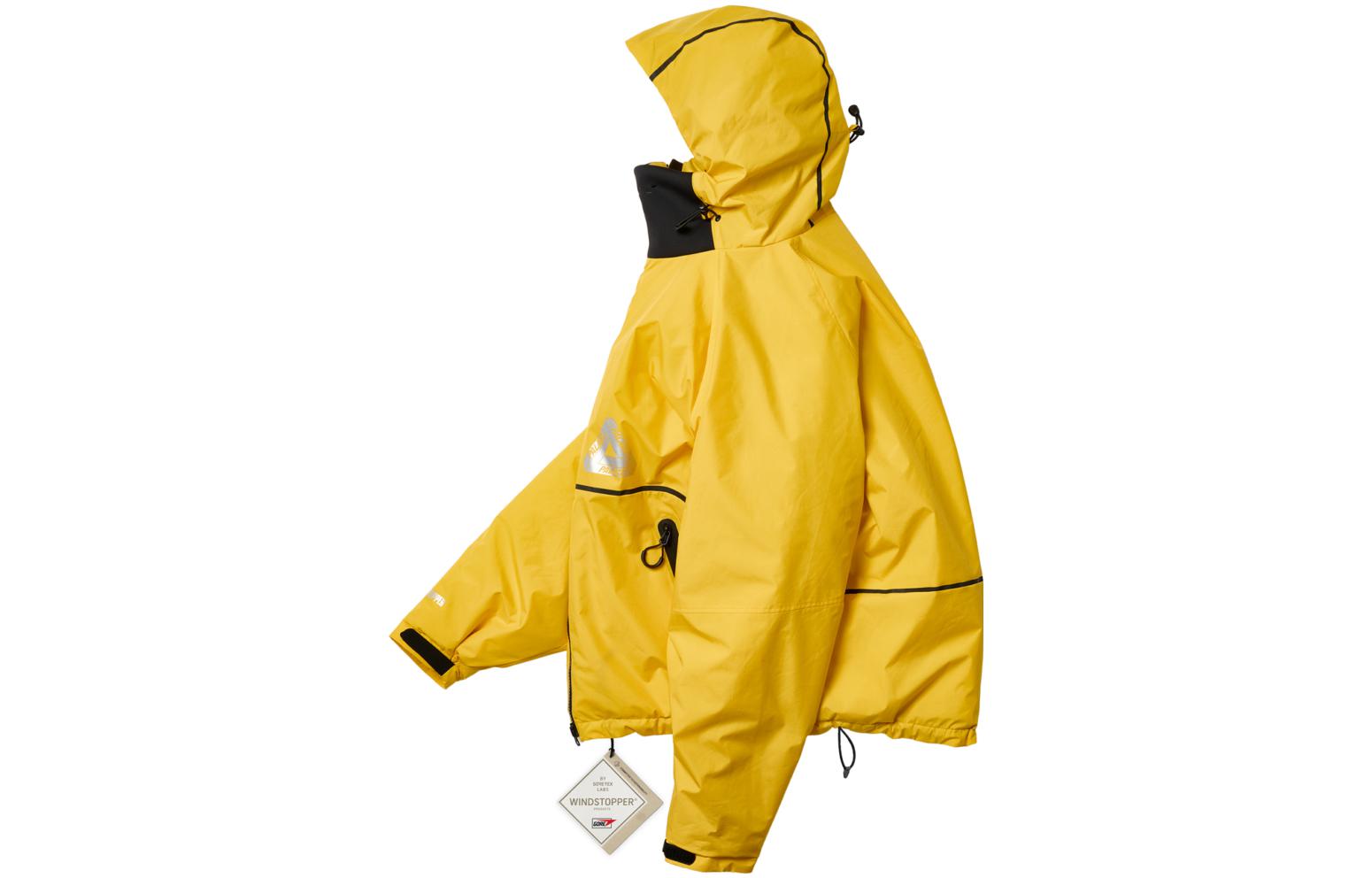 Lookbook Chaqueta con capucha impermeable amarilla unisex PALACE ULTIMO FW23. P25JK122