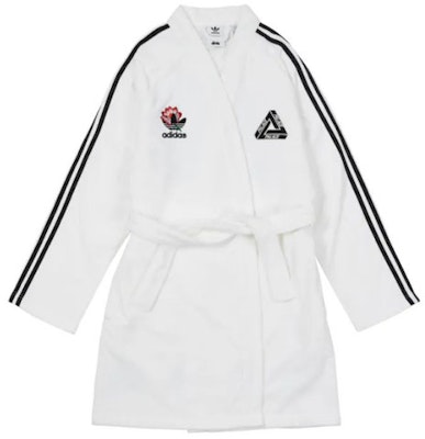 PALACE x adidas Originals 条纹标志莲花图案浴袍斗篷披风. H61826 Order PALACE x adidas Originals 条纹标志莲花图案浴袍斗篷披风. H61826
