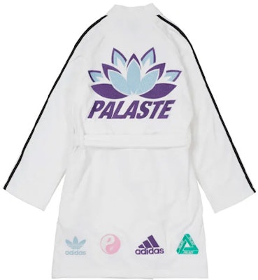 PALACE x adidas Originals 条纹标志莲花图案浴袍斗篷披风. H61826 Lookbook PALACE x adidas Originals 条纹标志莲花图案浴袍斗篷披风. H61826