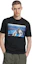 Lookbook Kaos Unisex PALACE x Elton John Kolaborasi Hitam dengan Desain Grafis. P21TS298