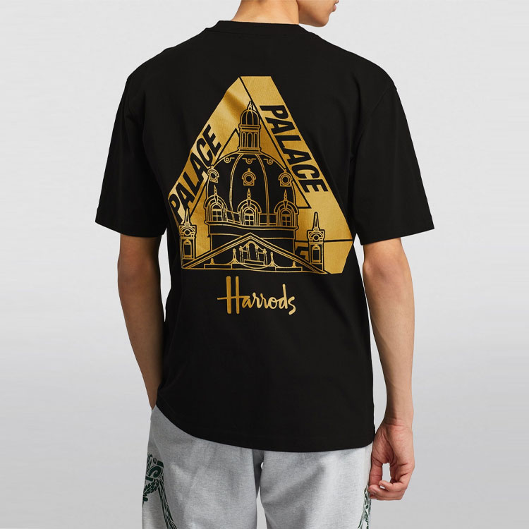 Purchase PALACE x Harrods FW21 黑色短袖T恤品牌標誌圖案上衣。 P21TS288
