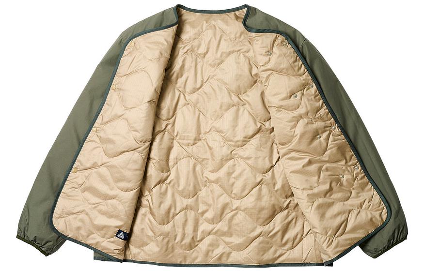 Shop Chaqueta Reversible Unisex PALACE x NANAMICA FW23 Dual-Sided Cardigan. SUAF372ESG