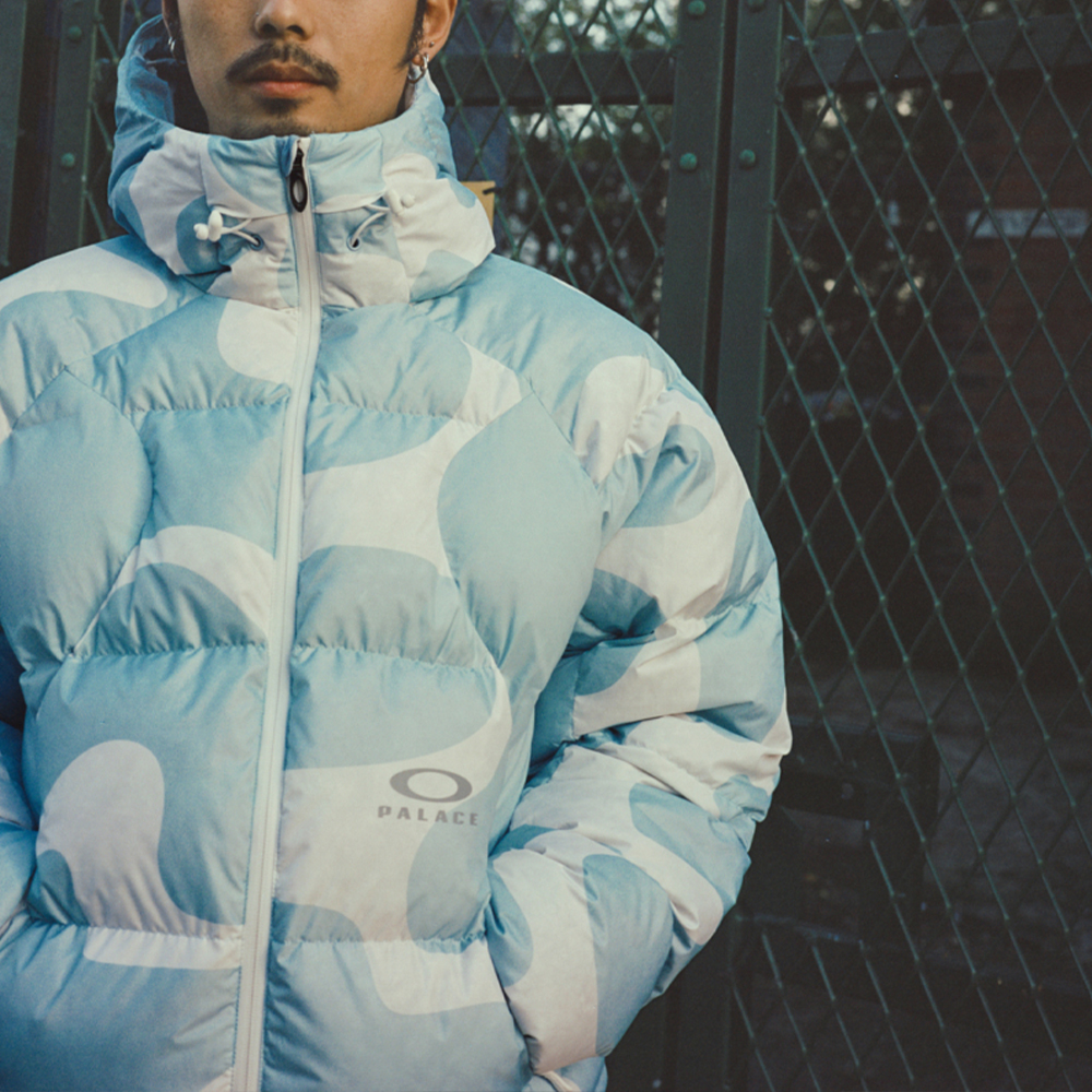 Details for PALACE x Oakley FW24 藍色羽絨雲絨連帽外套 男女同款。 P27OKJK002