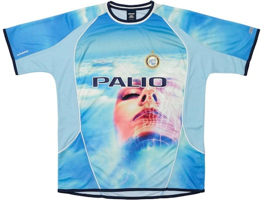PALACE x Umbro Face Print Patchwork Blue Tee Unisex. P26UMES076 Lookbook PALACE x Umbro Face Print Patchwork Blue Tee Unisex. P26UMES076