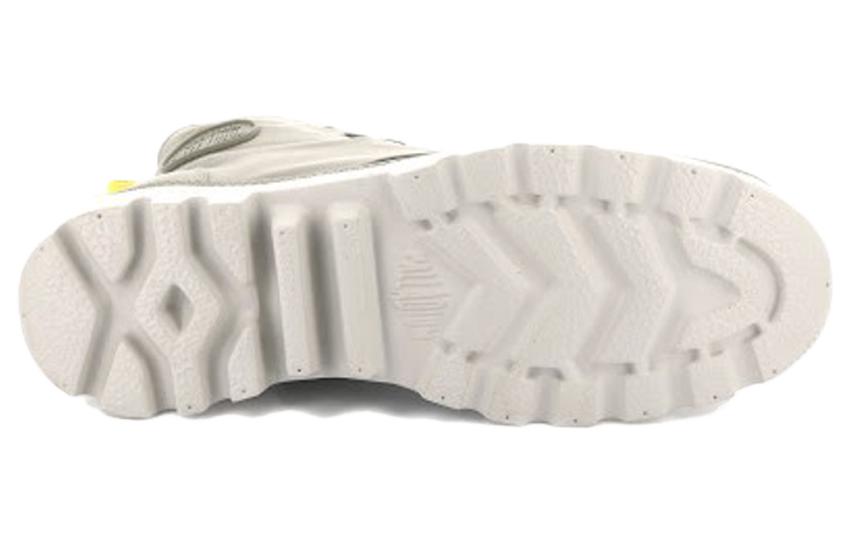 Shop Palladium 中帮户外靴 '卡其色' 75970243M