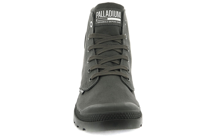 Shop Palladium Mono Chrome 'Verde Militar' 73089-325-M