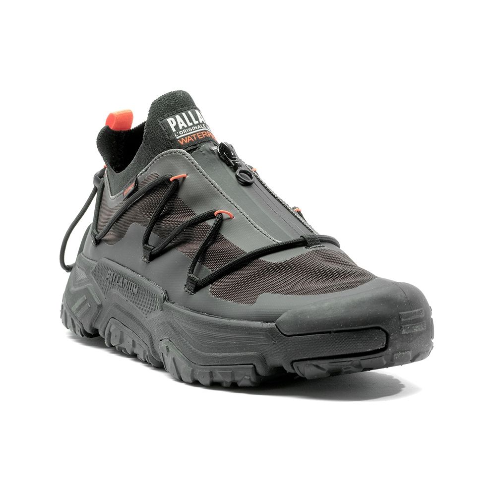 Order Palladium Off-Grid Lo Zip WP+ Hitam/Hitam Kasut Kasual Hitam 79112001