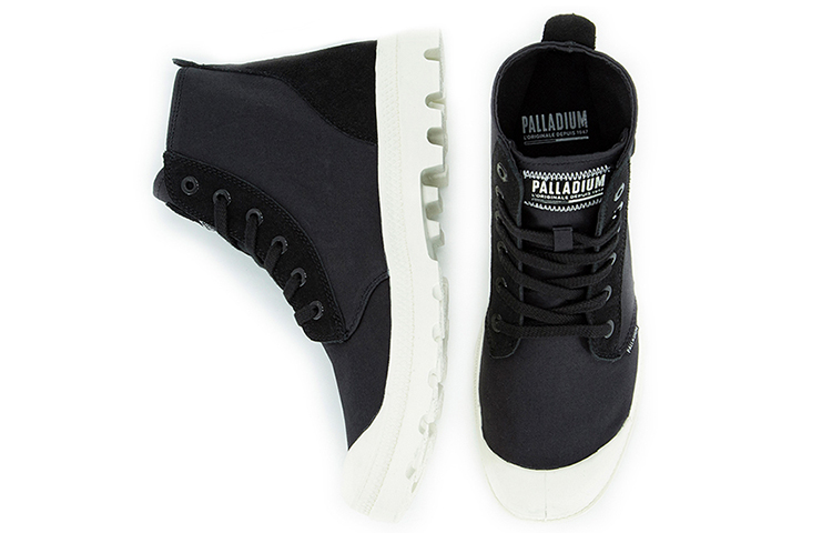 Shop Palladium Pampa 黑色戶外舒適靴 77804-008-M