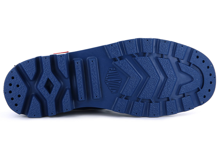 Shop Palladium Pampa Hi 'Ticket To Earth - Moda Simplista Azul' 77357-414-M