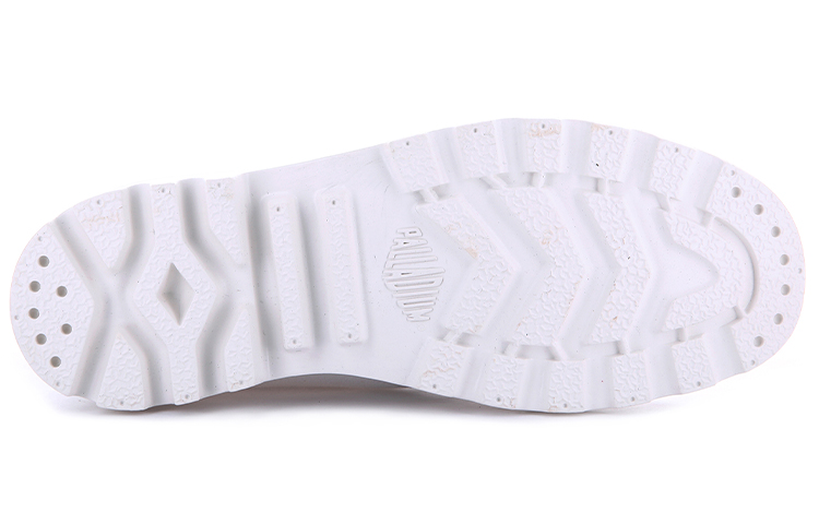 Shop Palladium Pampa Hi '簡約高筒白色地球票款' 77357-116-M