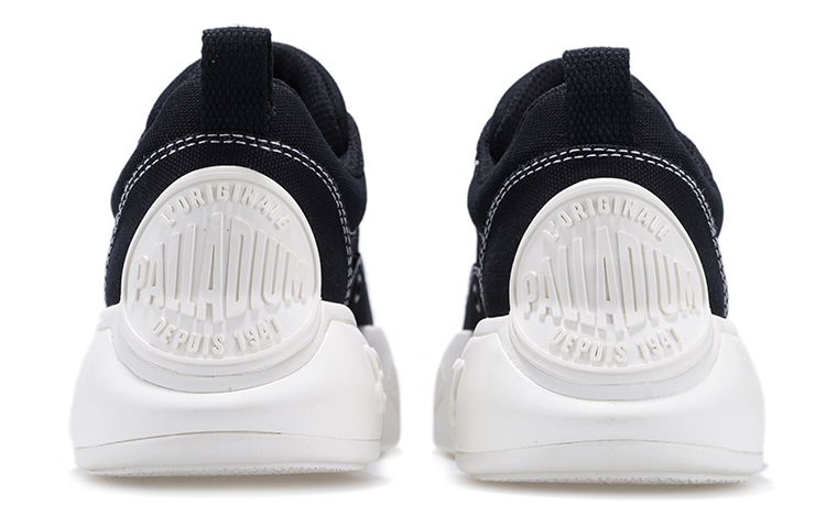 Shop Palladium 滑板低帮鞋 '黑白' 08760-003-M