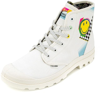 Palladium Smiley x Pampa High 'Star White' Putih Tinggi 77363-116-M Lookbook Palladium Smiley x Pampa High 'Star White' Putih Tinggi 77363-116-M