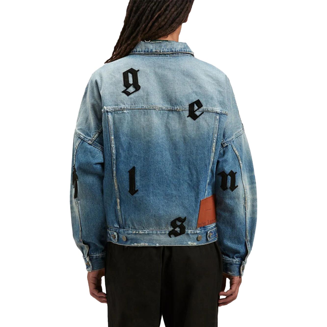 Shop Chaqueta vaquera azul claro Palm Angels con parche de logo y diseño abotonado. PMYE006F23DEN0014010