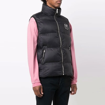 Palm Angels 黑色無袖羽絨背心 前標誌貼片款 PMEA171F21FAB0011001 Purchase Palm Angels 黑色無袖羽絨背心 前標誌貼片款 PMEA171F21FAB0011001