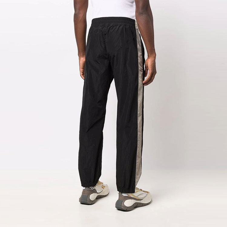 Shop PALM ANGELS FW21 徽标补丁运动长裤. PMCA090F21FAB0021001