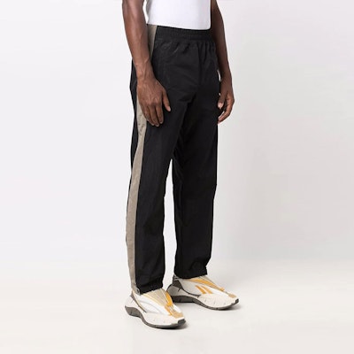 PALM ANGELS FW21 徽标补丁运动长裤. PMCA090F21FAB0021001 Purchase PALM ANGELS FW21 徽标补丁运动长裤. PMCA090F21FAB0021001