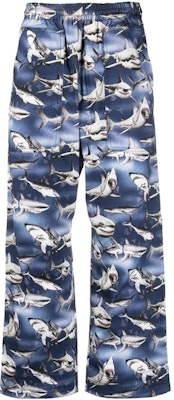 팜 엔젤스 FW22 상어 프린트 와이드 팬츠 블루 블랙 캐주얼웨어. PMCA129S23FAB0024510 Buy 팜 엔젤스 FW22 상어 프린트 와이드 팬츠 블루 블랙 캐주얼웨어. PMCA129S23FAB0024510