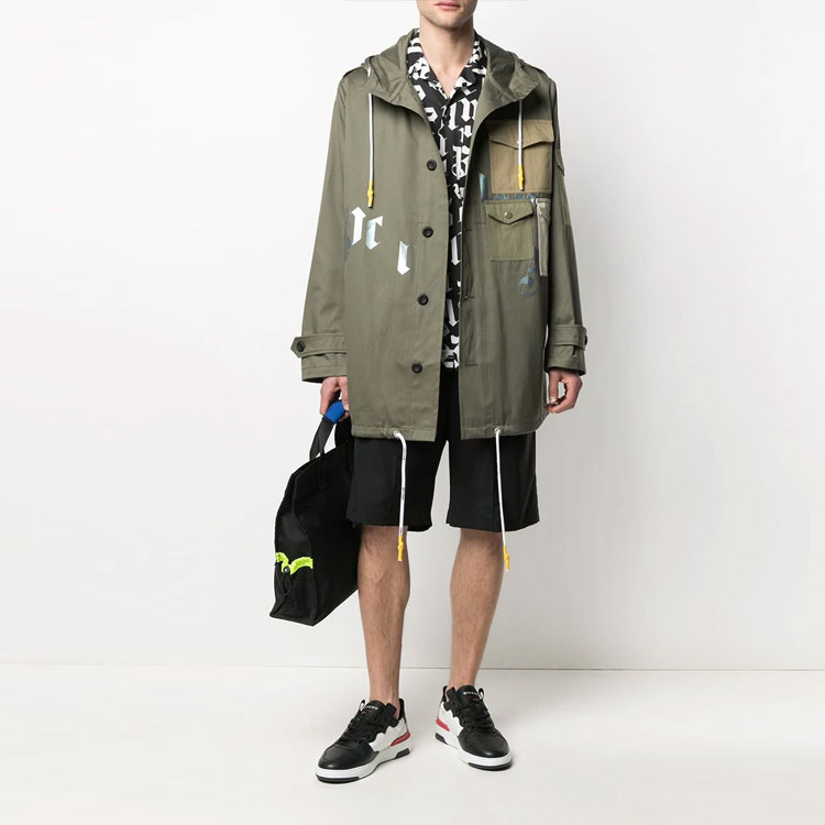 Lookbook PALM ANGELS Jaket Parka Hijau dengan Cetakan Logo - Kasual dan Selesa. PMEC007R21FAB0015661