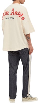 Camiseta Palm Angels Oversized con Logo Trasero Impreso de Manga Corta. PMAA002S22JER0030325 Shop Camiseta Palm Angels Oversized con Logo Trasero Impreso de Manga Corta. PMAA002S22JER0030325