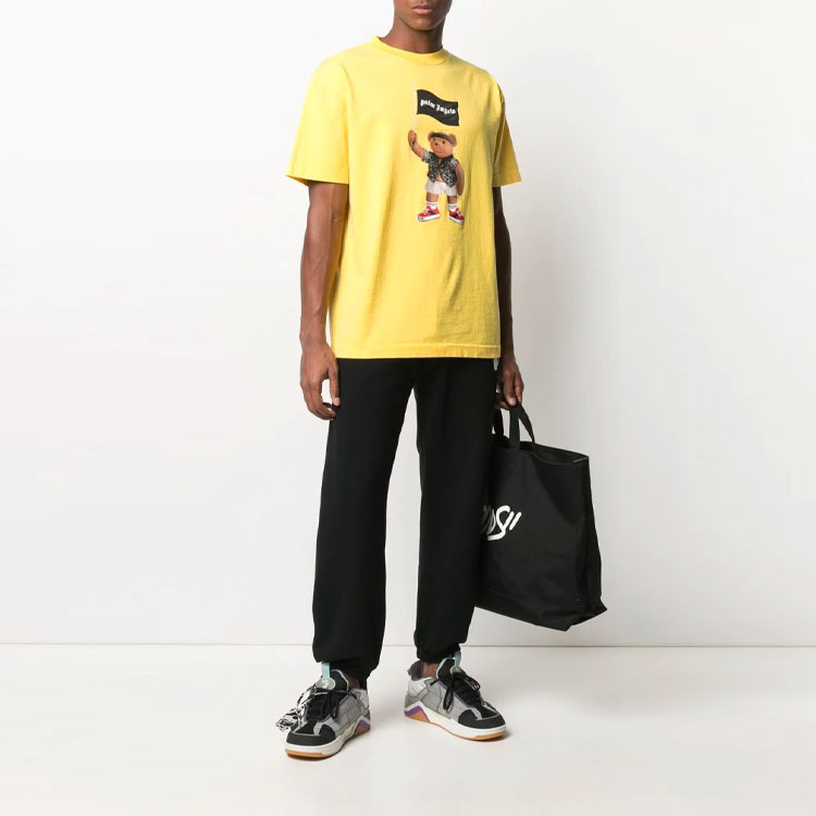 Shop PALM ANGELS SS21 Kaos Kuning Bear Graphic Lengan Pendek. PMAA001S21JER0201801