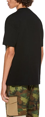 Camiseta Negra PALM ANGELS SS21 Burning Smiley con Logo Gótico. PMAA001R21JER0031018 Sizing Camiseta Negra PALM ANGELS SS21 Burning Smiley con Logo Gótico. PMAA001R21JER0031018