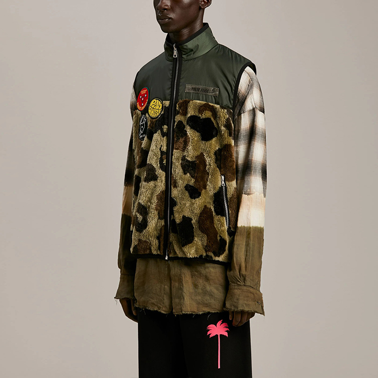 Sizing PALM ANGELS SS21迷彩无袖羊羔绒马甲军绿色​​。 PMEA160S21FAB0015610