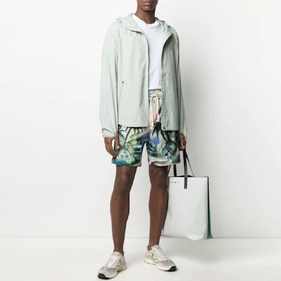 Palm Angels 男士SS21绿色棕榈树网眼抽绳短裤 PMCB023S21FAB0028484 Shop Palm Angels 男士SS21绿色棕榈树网眼抽绳短裤 PMCB023S21FAB0028484