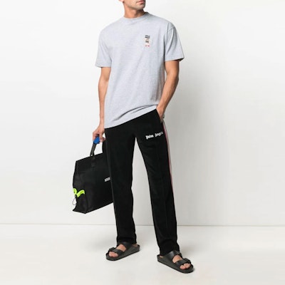 PALM ANGELS SS21 メンズ ロゴ刺繍 半袖Tシャツ グレー. PMAA001S21JER0220901 Lookbook PALM ANGELS SS21 メンズ ロゴ刺繍 半袖Tシャツ グレー. PMAA001S21JER0220901