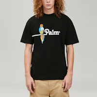 Shop Palm Angels SS22 鸚鵡標誌黑色短袖圖案T恤。 PMAA001S22JER0041001