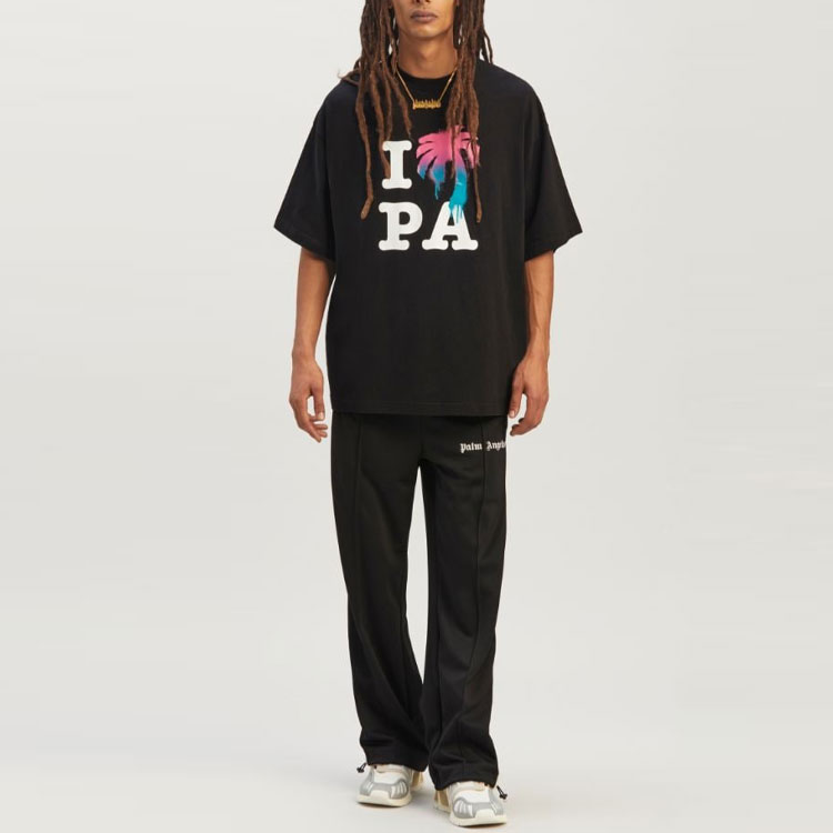 Lookbook 팜 엔젤스 SS23 코코넛 트리 로고 블랙 크루넥 티셔츠 남성용. PMAA066S23JER0021084