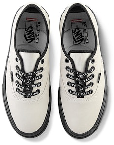 Vans Unisex Sneakers Authentic Putih/Hitam VN0A5FC8A93 Lookbook Vans Unisex Sneakers Authentic Putih/Hitam VN0A5FC8A93