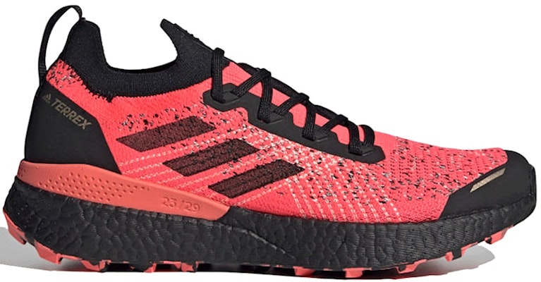 Parley x adidas Terrex Two Ultra 'Signal Pink' dalam warna Merah Jambu. FW9872 Buy Parley x adidas Terrex Two Ultra 'Signal Pink' dalam warna Merah Jambu. FW9872