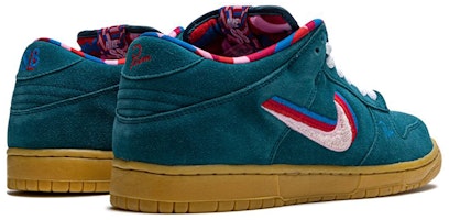 파라 x 나이키 SB 덩크 로우 '패밀리 & 프렌즈' CN4504-300 Shop 파라 x 나이키 SB 덩크 로우 '패밀리 & 프렌즈' CN4504-300